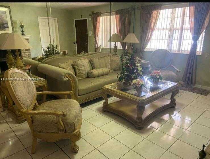 Small Image of 292 WEST 39TH PL, Hialeah Number 5