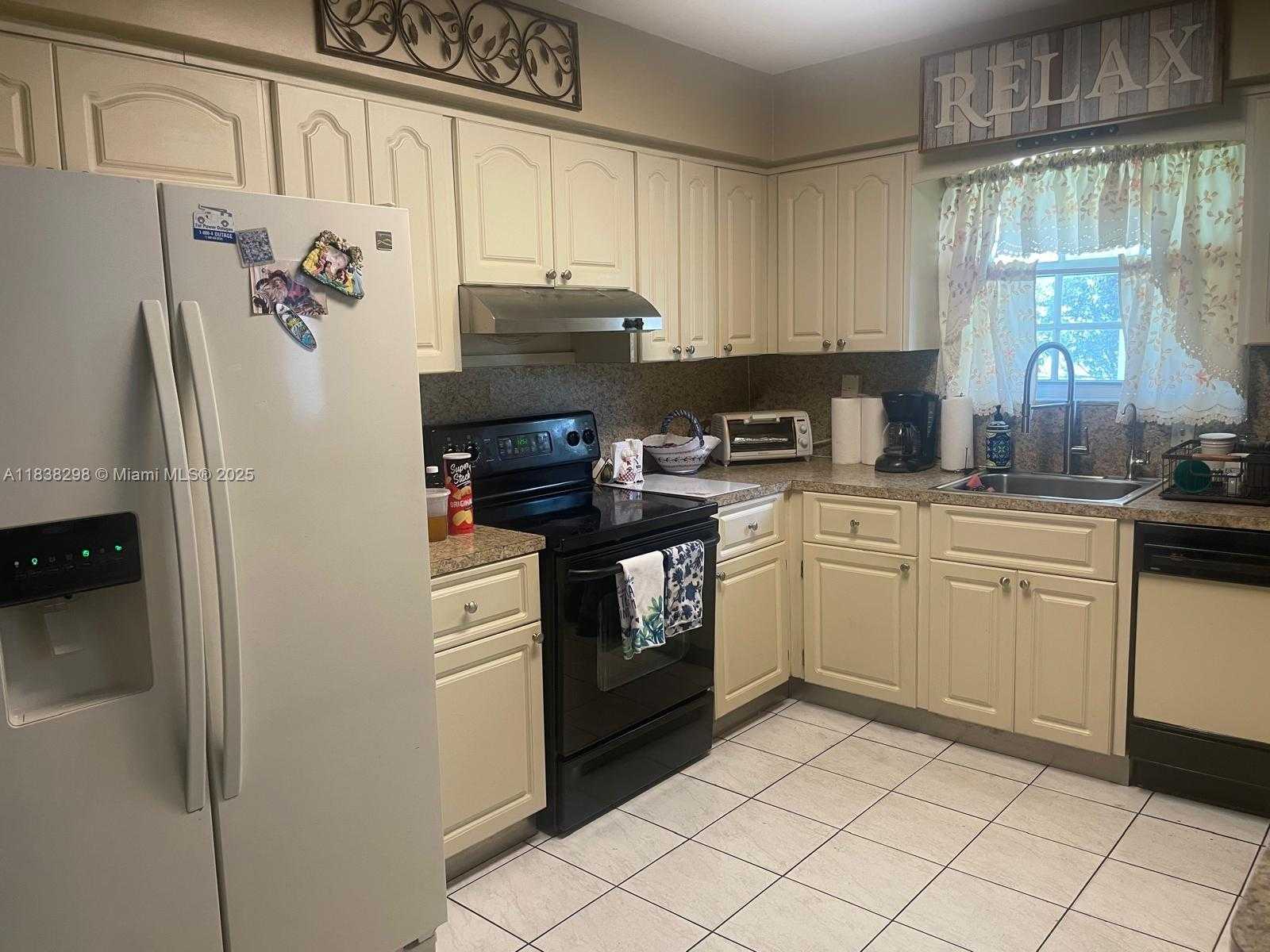 Small Image of 292 WEST 39TH PL, Hialeah Number 7