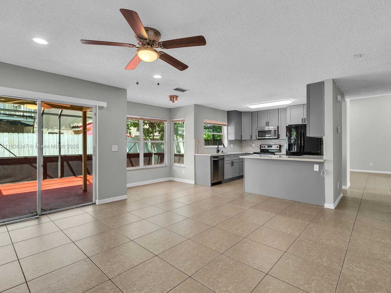 Small Image of 18232 SOUTH WEST 5TH ST, Pembroke Pines Number 10