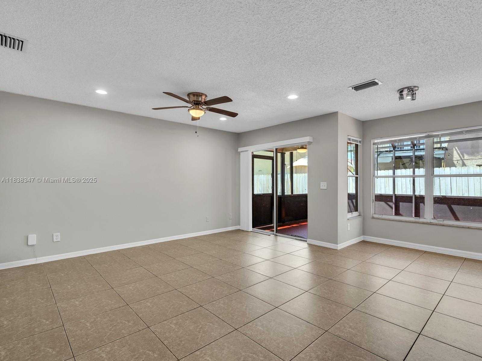 Small Image of 18232 SOUTH WEST 5TH ST, Pembroke Pines Number 11