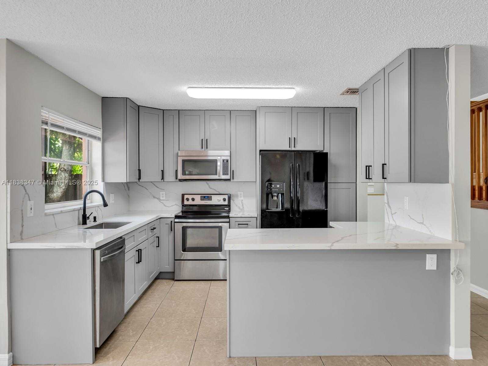 Small Image of 18232 SOUTH WEST 5TH ST, Pembroke Pines Number 12