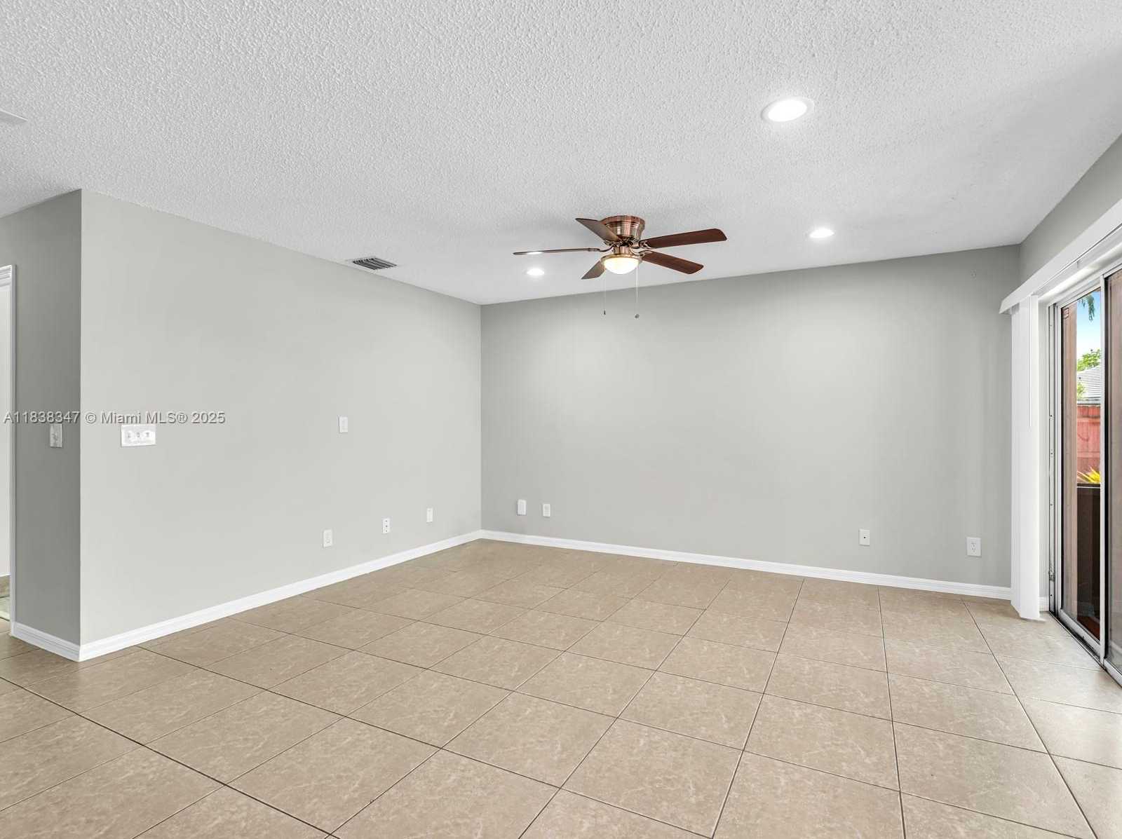 Small Image of 18232 SOUTH WEST 5TH ST, Pembroke Pines Number 15