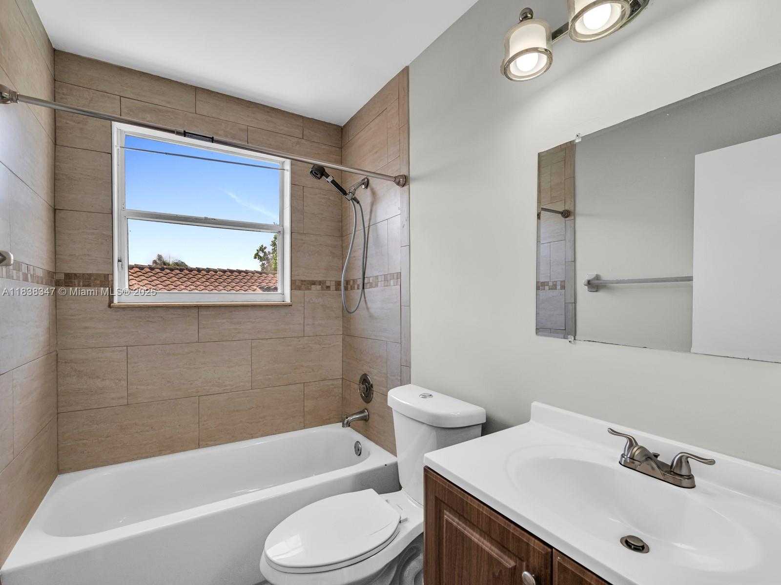 Small Image of 18232 SOUTH WEST 5TH ST, Pembroke Pines Number 28