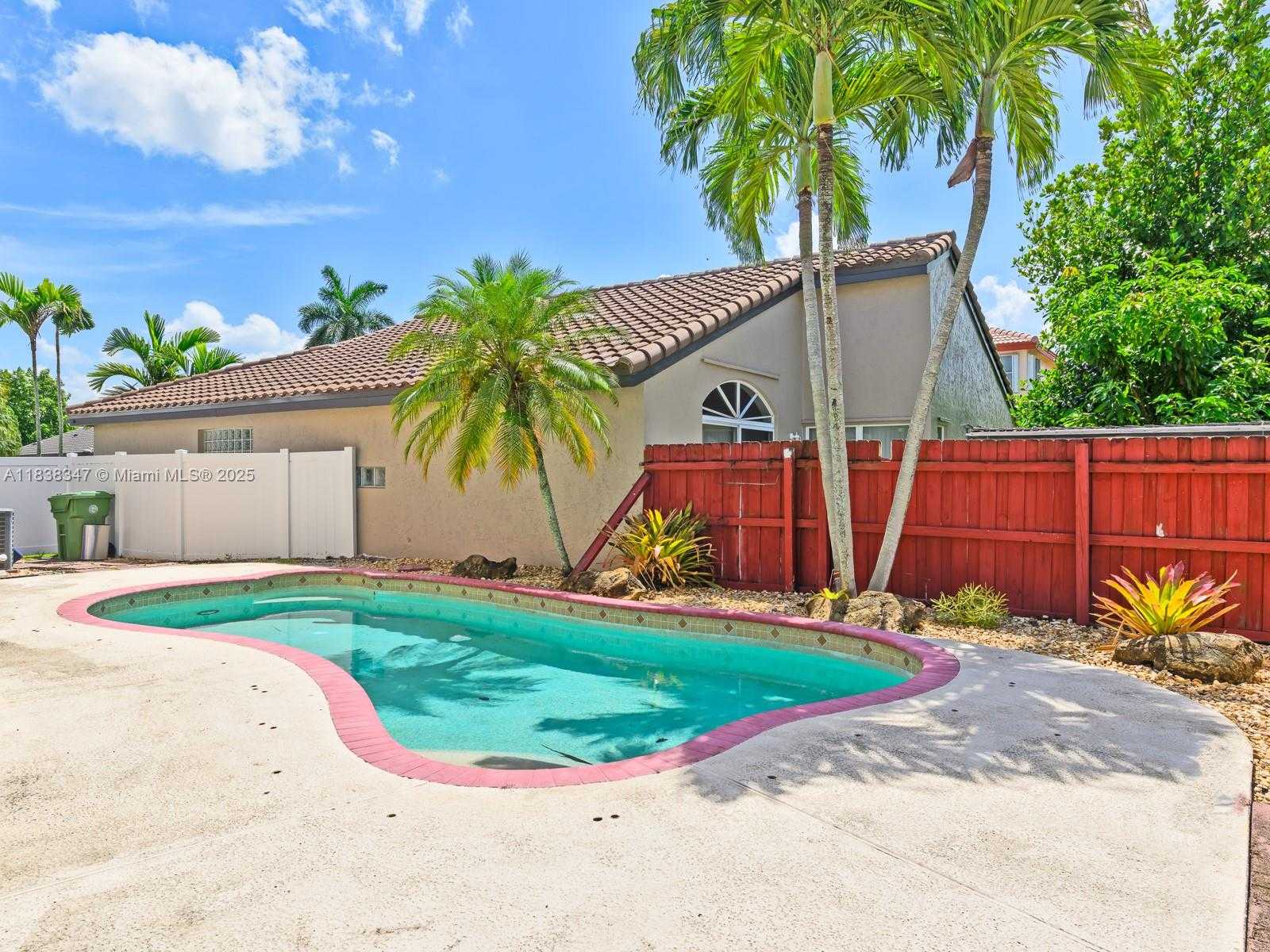 Small Image of 18232 SOUTH WEST 5TH ST, Pembroke Pines Number 33