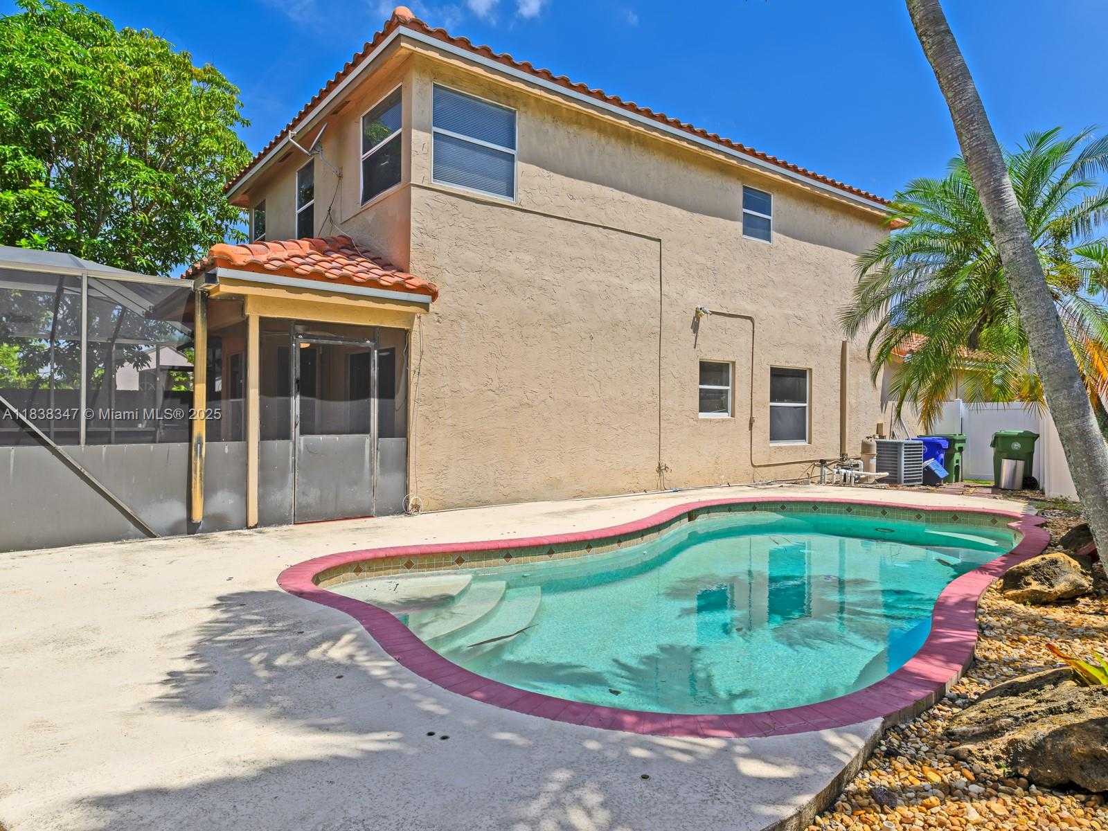 Small Image of 18232 SOUTH WEST 5TH ST, Pembroke Pines Number 35