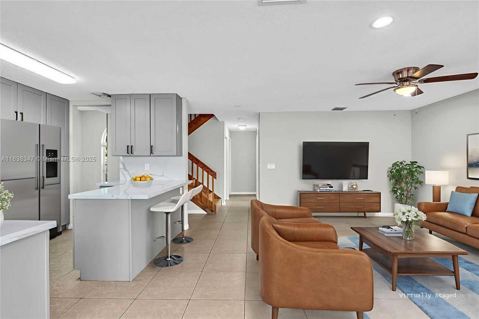 Small Image of 18232 SOUTH WEST 5TH ST, Pembroke Pines Number 4