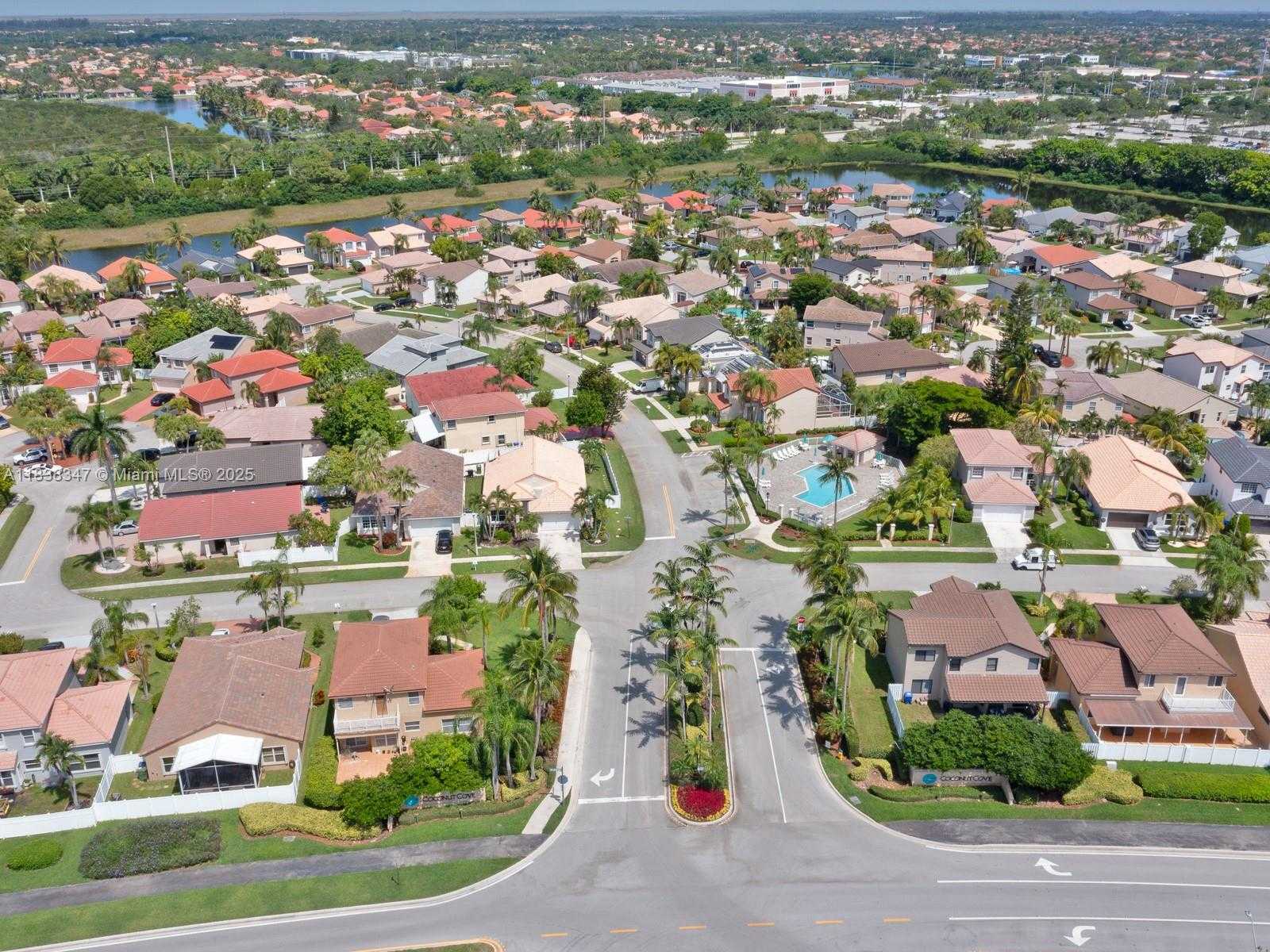 Small Image of 18232 SOUTH WEST 5TH ST, Pembroke Pines Number 44