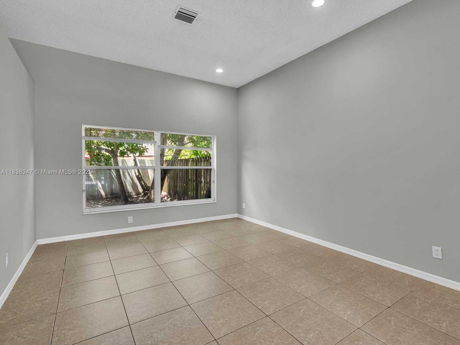 Small Image of 18232 SOUTH WEST 5TH ST, Pembroke Pines Number 8