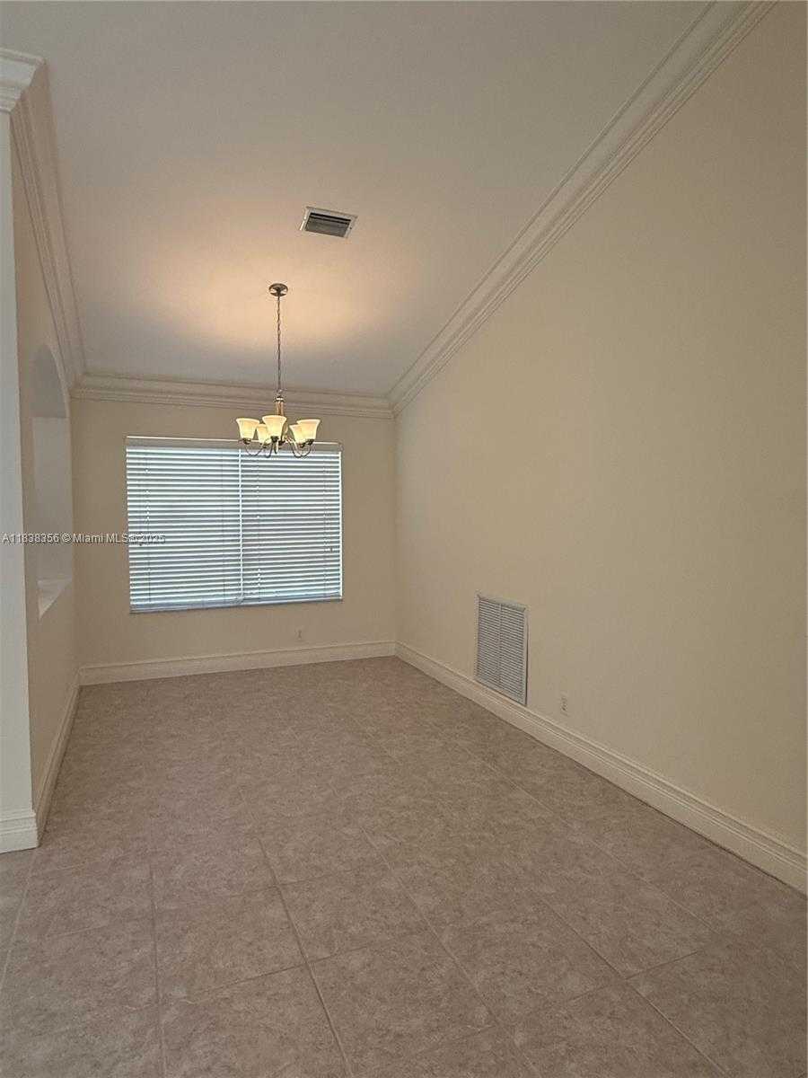 Small Image of 794 LAKE BLVD, Weston Number 11
