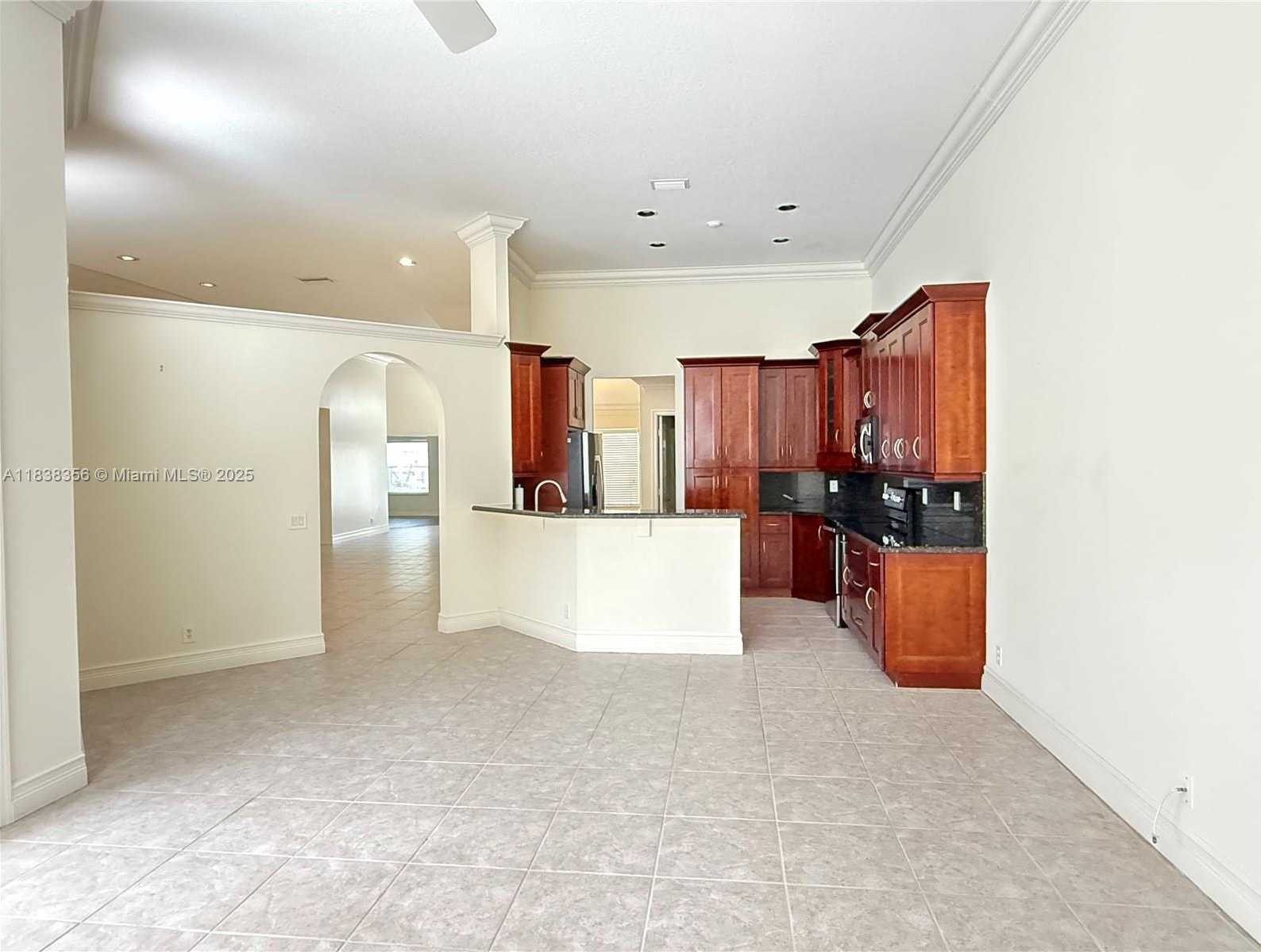Small Image of 794 LAKE BLVD, Weston Number 13