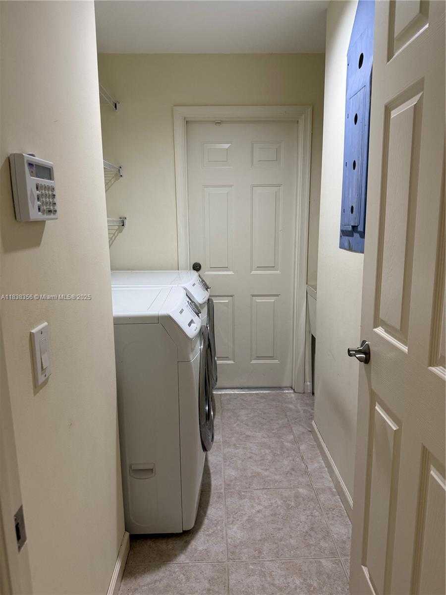 Small Image of 794 LAKE BLVD, Weston Number 21