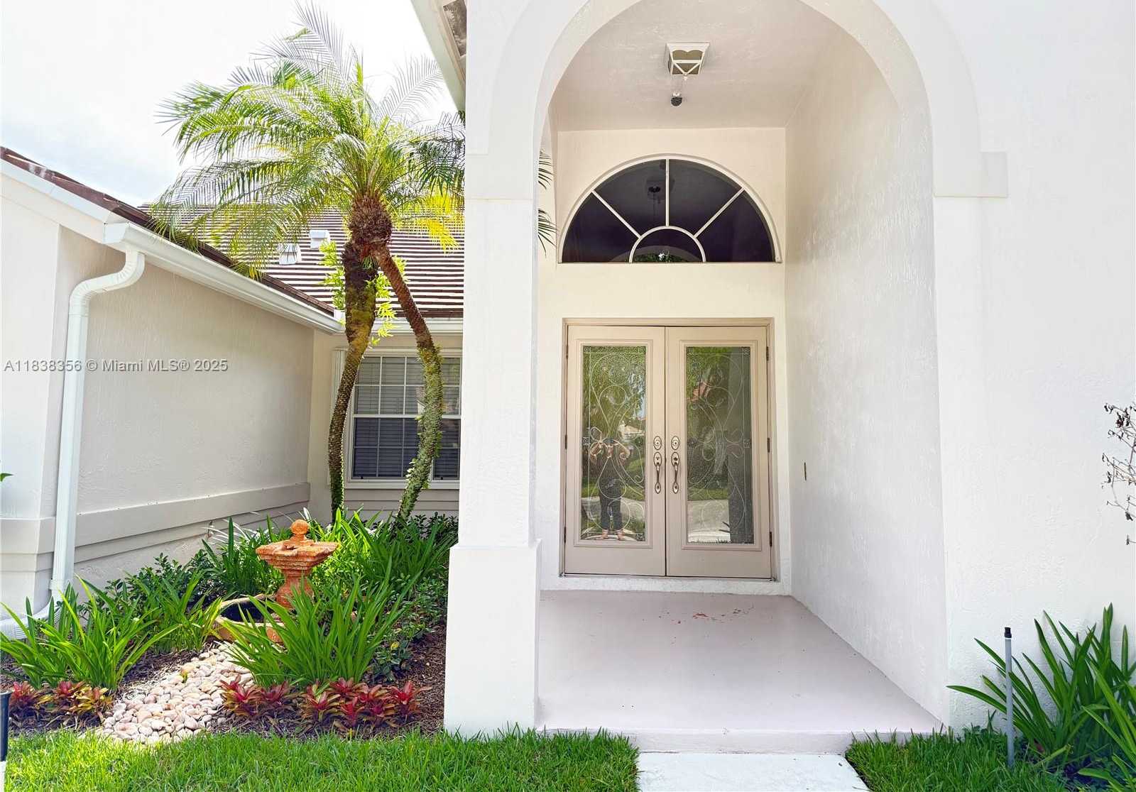 Small Image of 794 LAKE BLVD, Weston Number 3