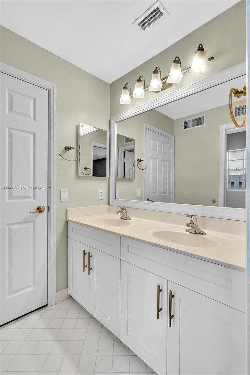 Small Image of 794 LAKE BLVD, Weston Number 31