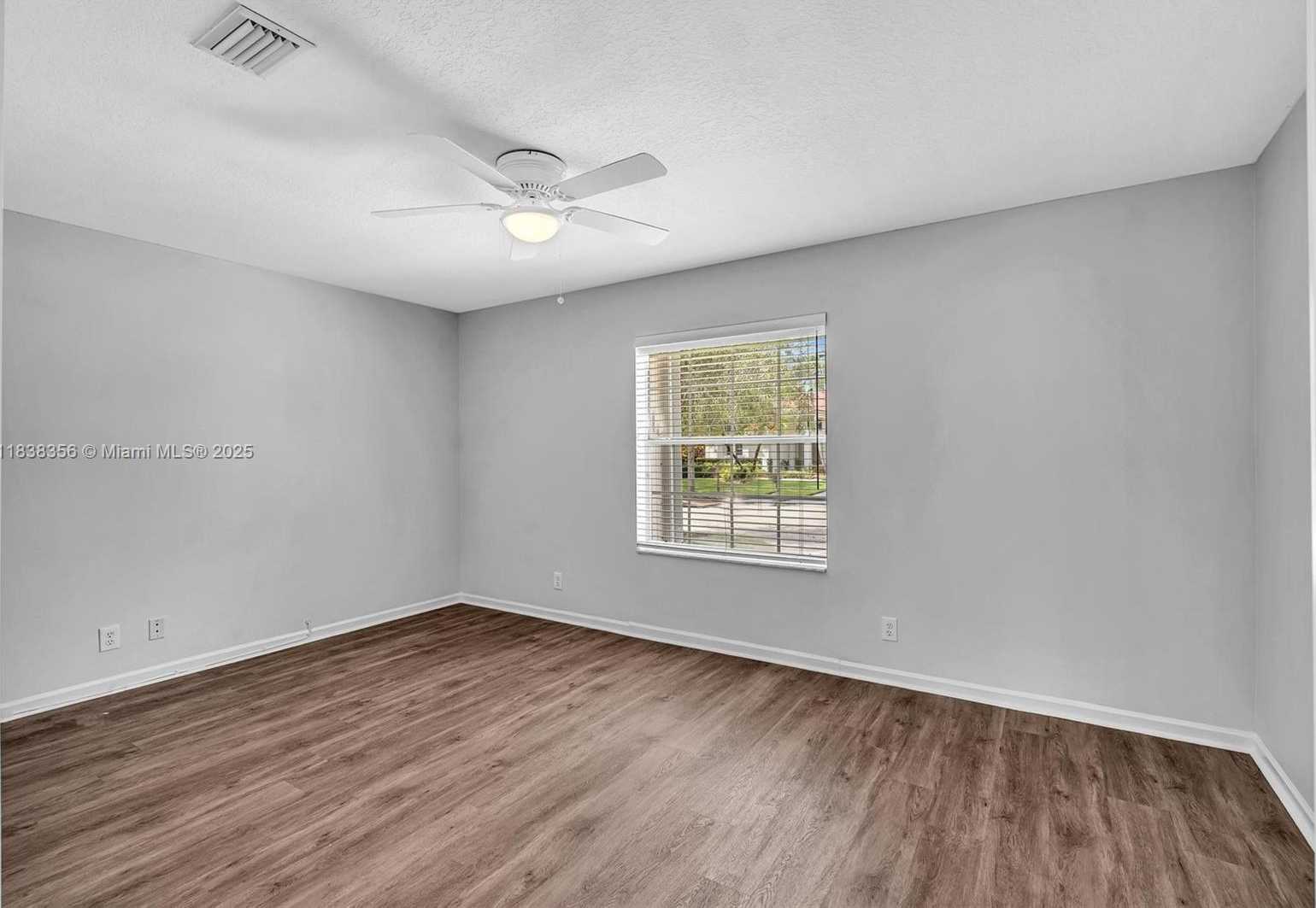 Small Image of 794 LAKE BLVD, Weston Number 33