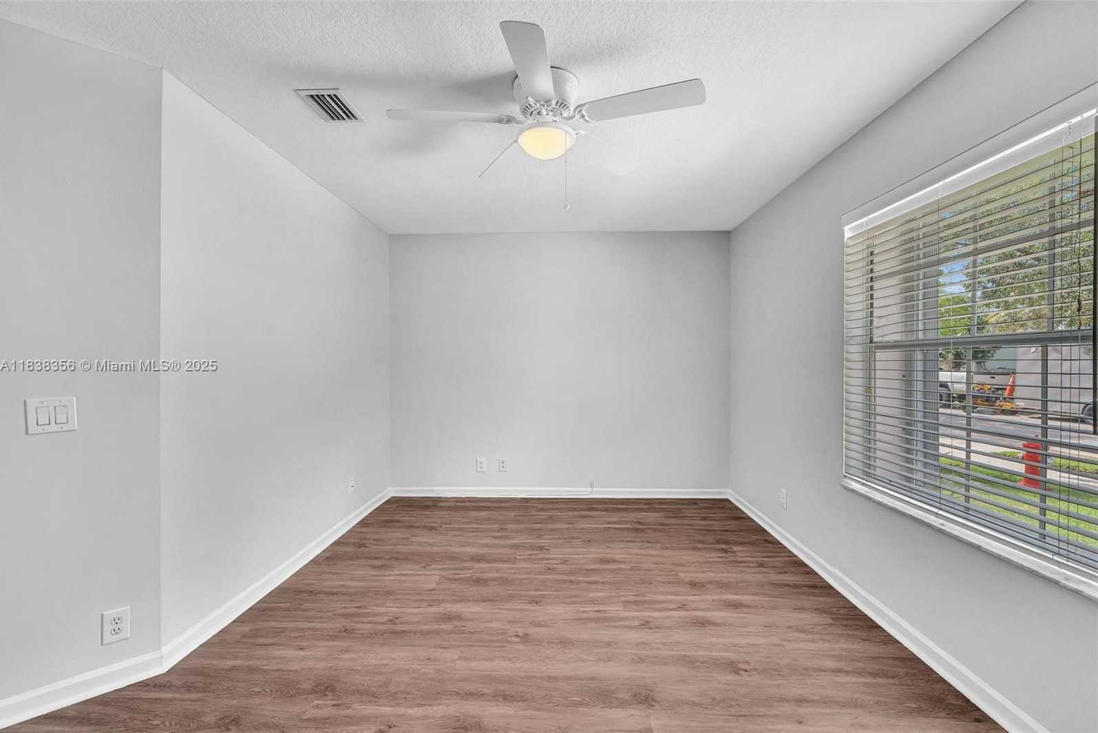 Small Image of 794 LAKE BLVD, Weston Number 35