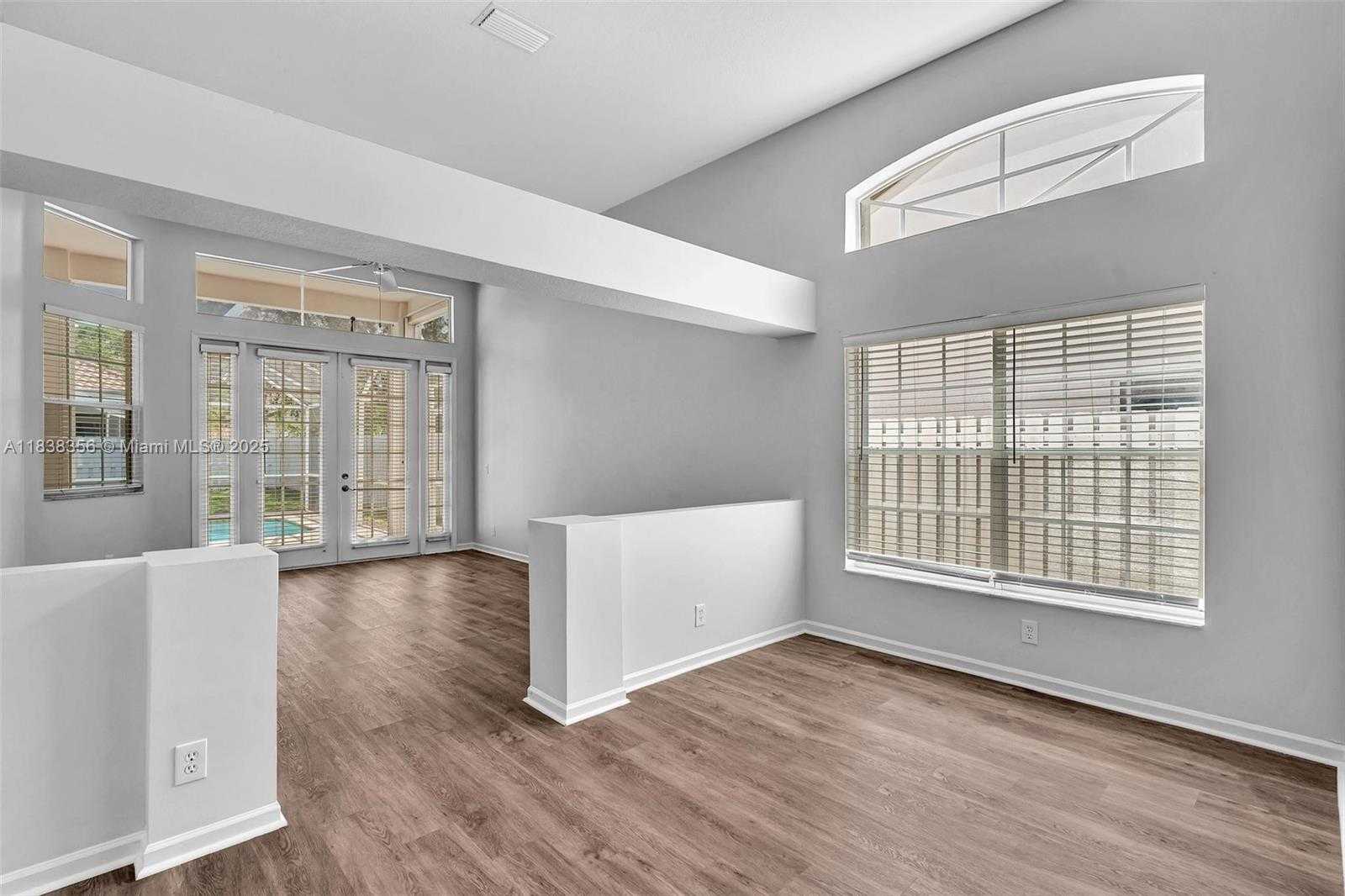 Small Image of 794 LAKE BLVD, Weston Number 38