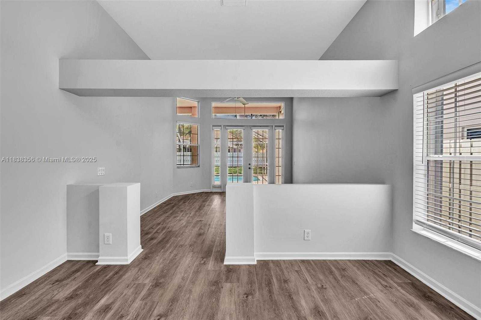 Small Image of 794 LAKE BLVD, Weston Number 39