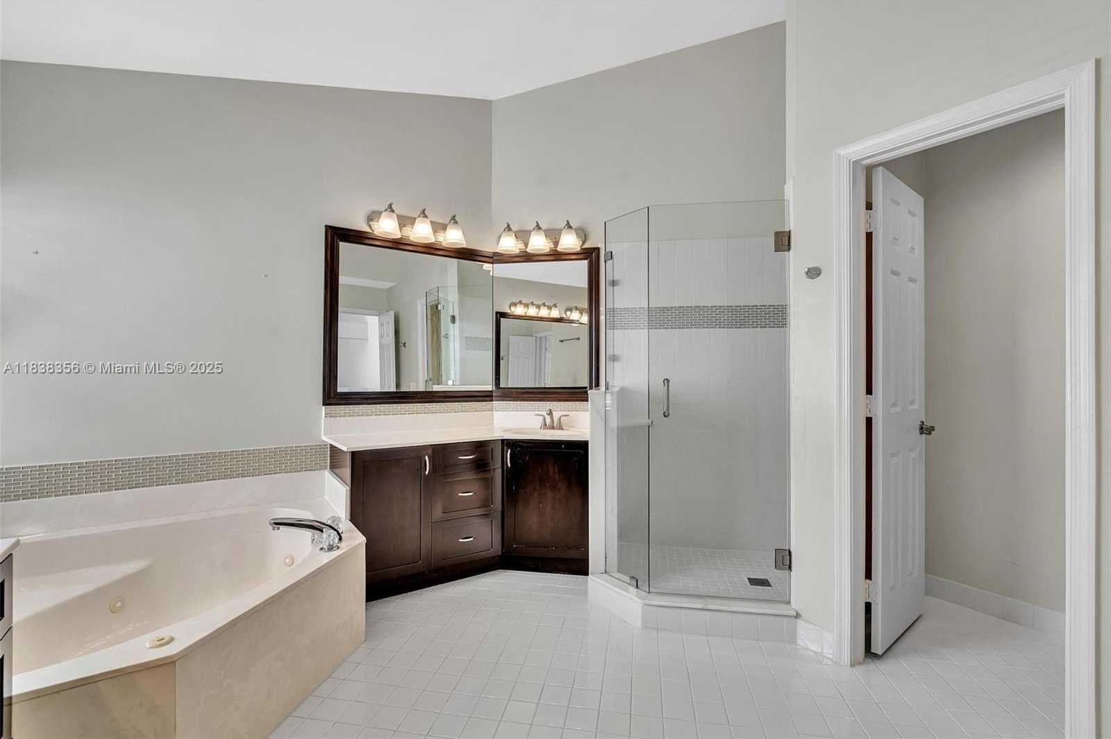 Small Image of 794 LAKE BLVD, Weston Number 44