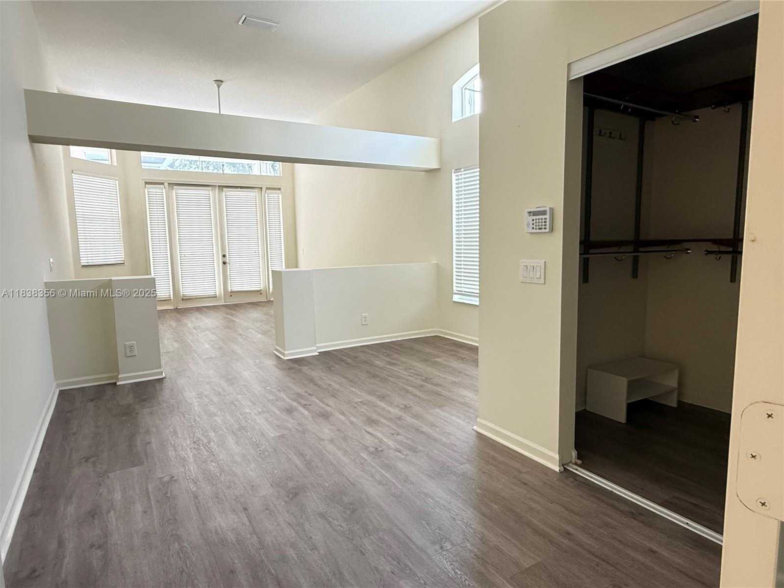 Small Image of 794 LAKE BLVD, Weston Number 6