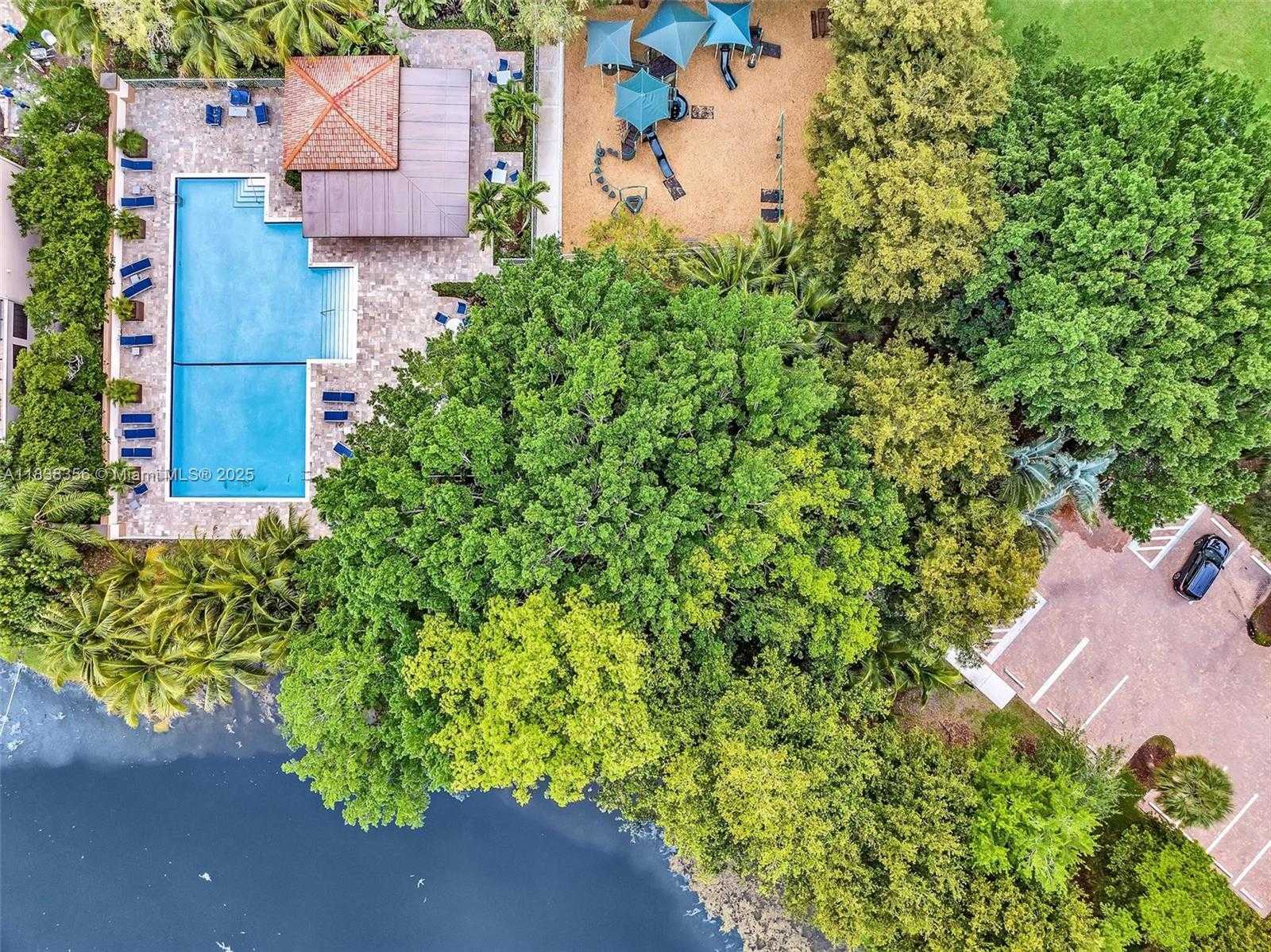Small Image of 794 LAKE BLVD, Weston Number 69