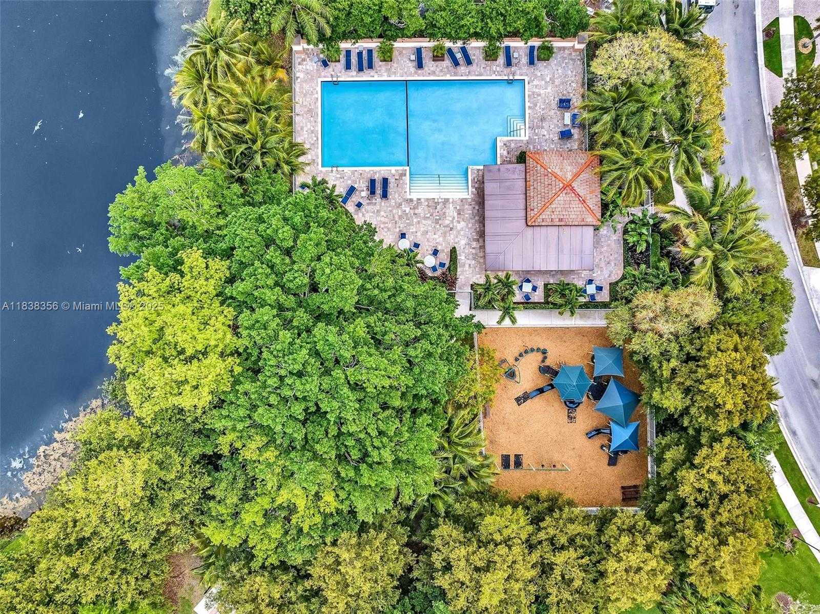 Small Image of 794 LAKE BLVD, Weston Number 70