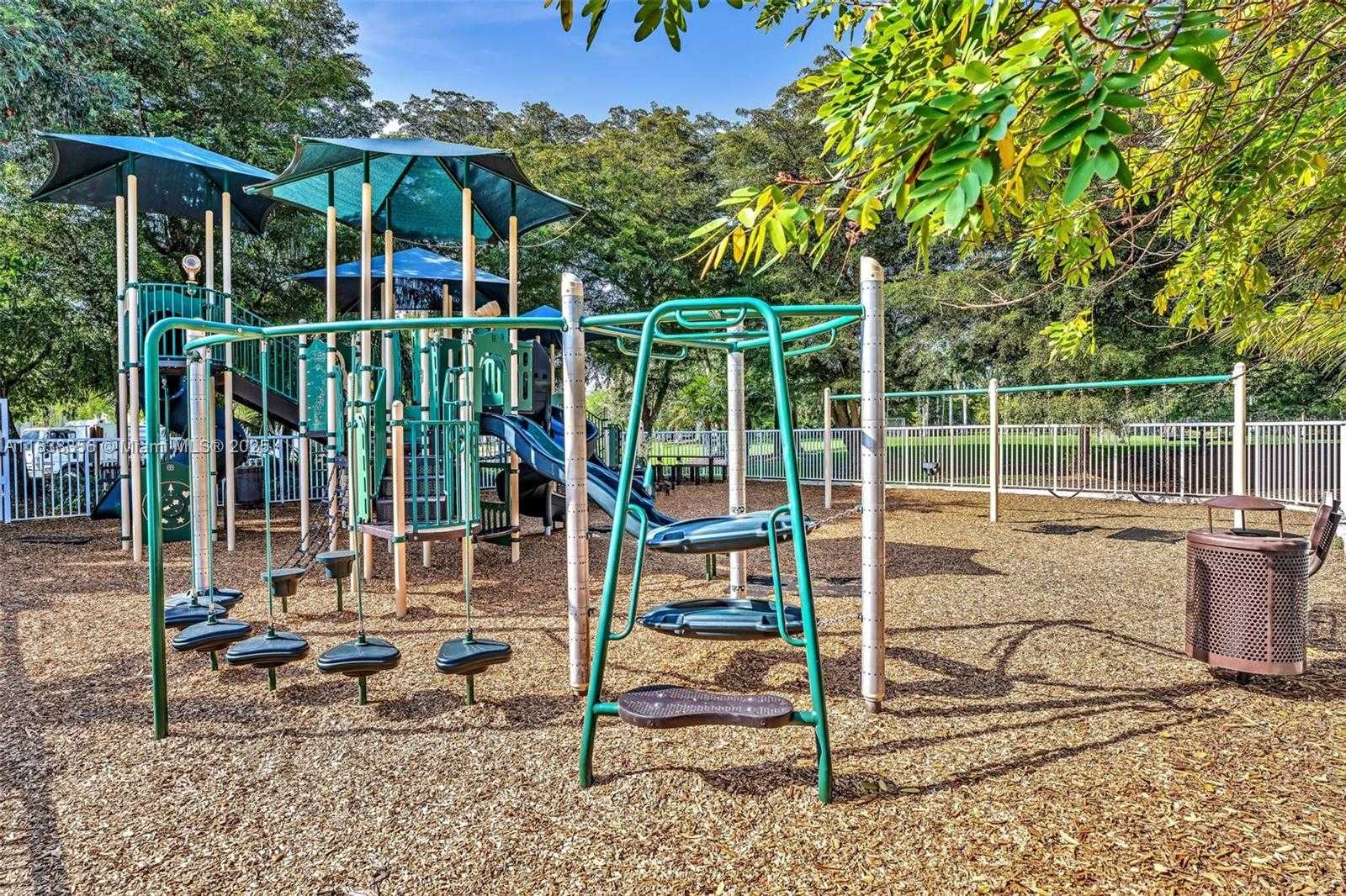 Small Image of 794 LAKE BLVD, Weston Number 72