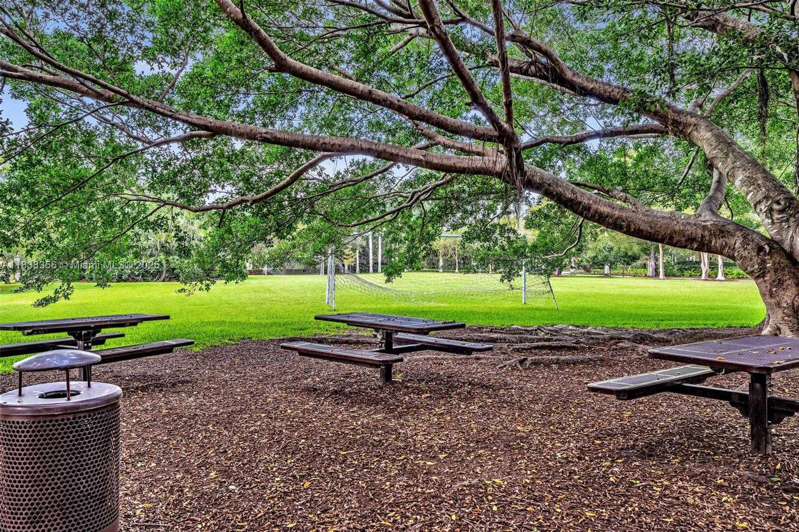 Small Image of 794 LAKE BLVD, Weston Number 73