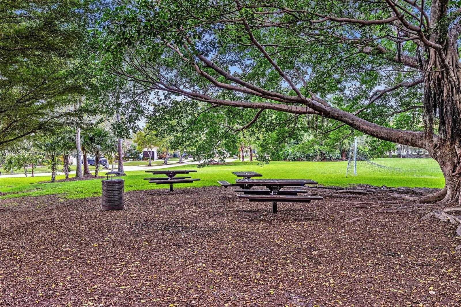 Small Image of 794 LAKE BLVD, Weston Number 74