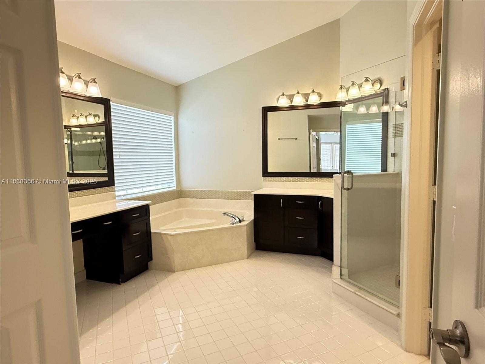 Small Image of 794 LAKE BLVD, Weston Number 8