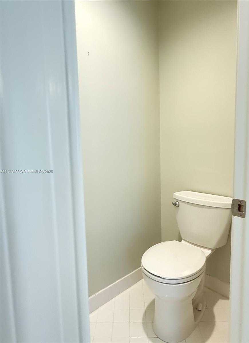 Small Image of 794 LAKE BLVD, Weston Number 9