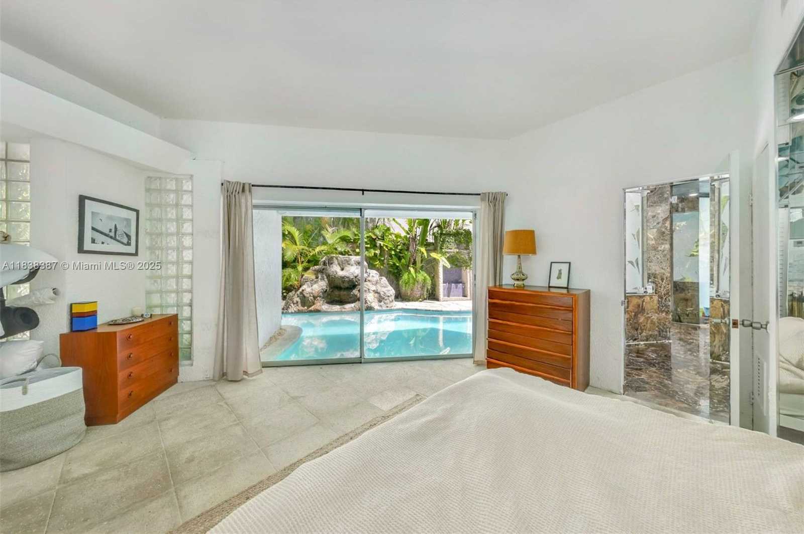 Small Image of 3200 MORRIS LANE, Miami Number 14