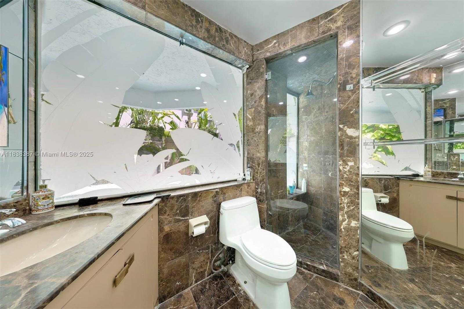 Small Image of 3200 MORRIS LANE, Miami Number 15