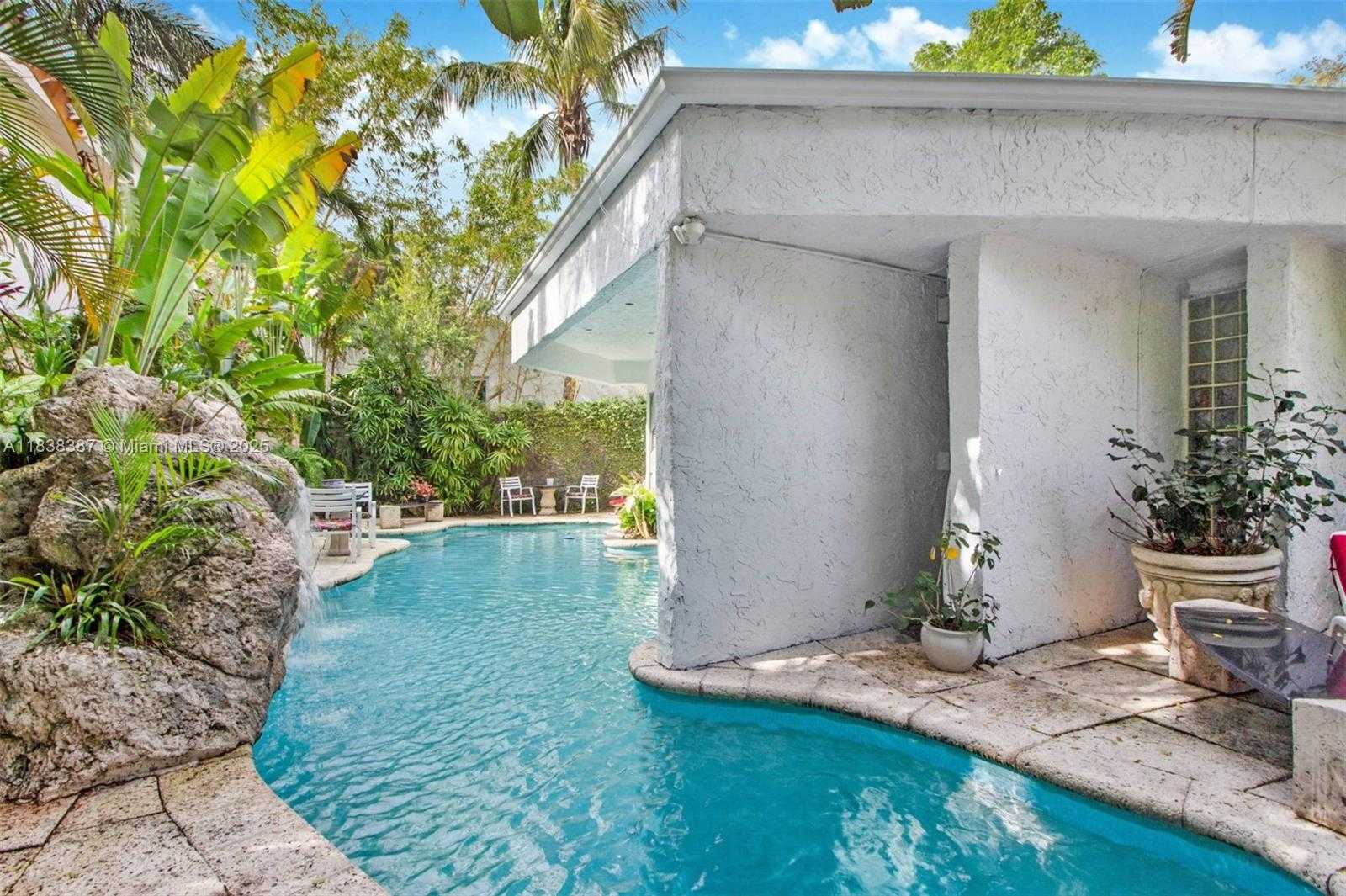 Small Image of 3200 MORRIS LANE, Miami Number 20