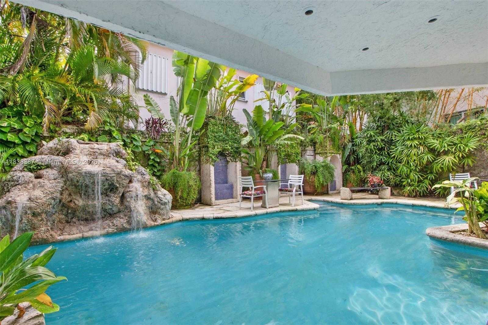 Small Image of 3200 MORRIS LANE, Miami Number 22