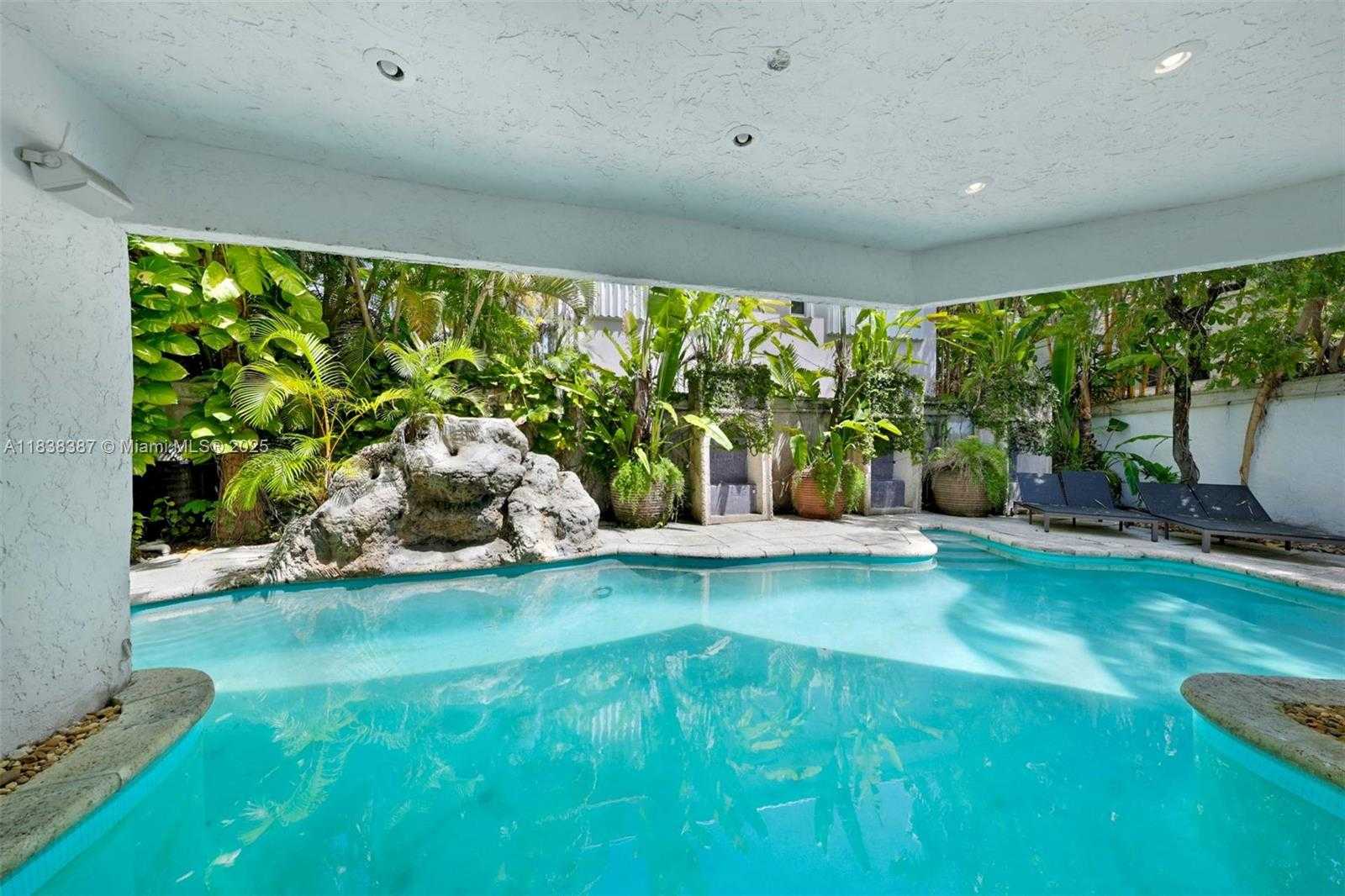 Small Image of 3200 MORRIS LANE, Miami Number 23