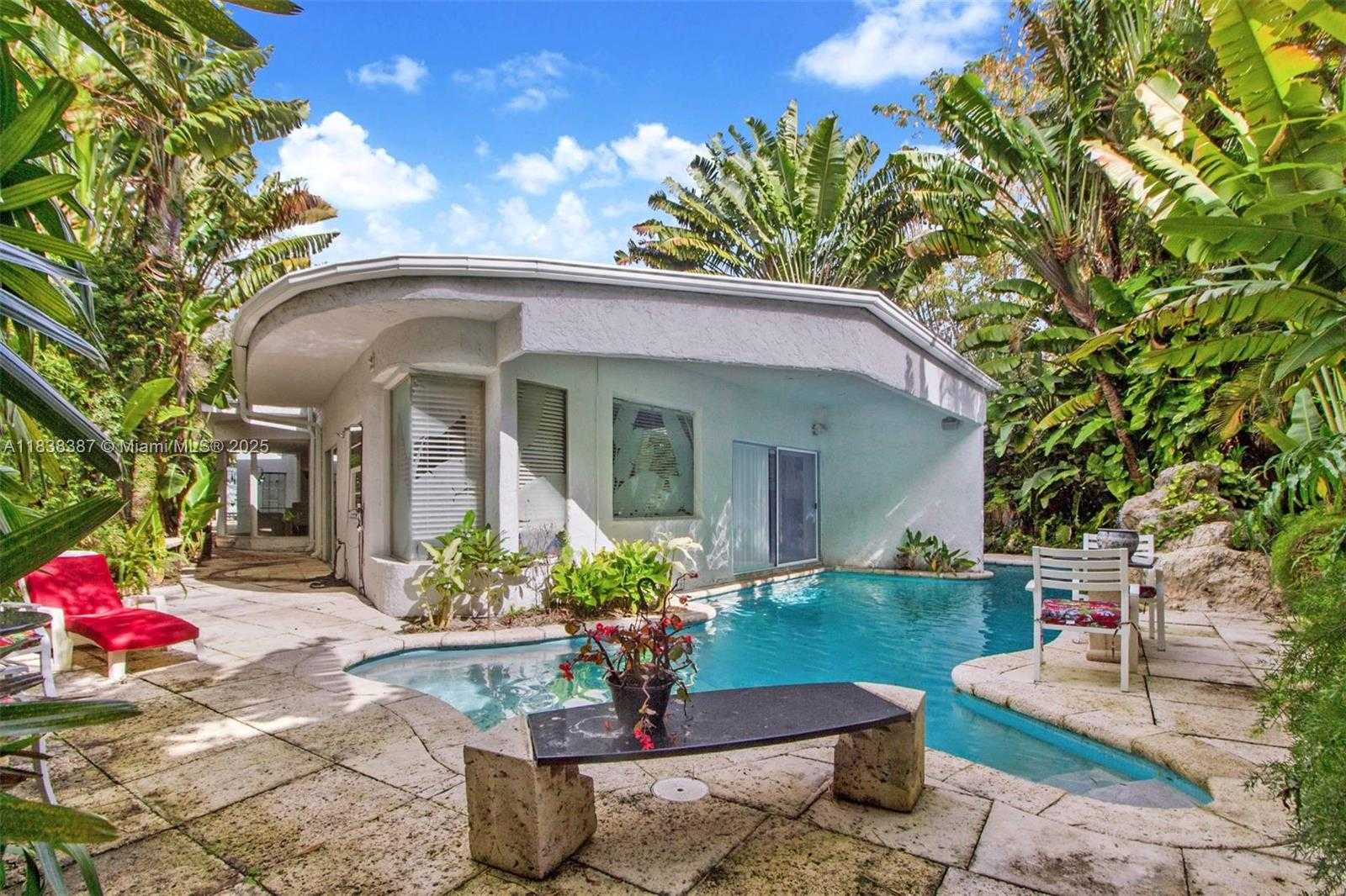 Small Image of 3200 MORRIS LANE, Miami Number 26