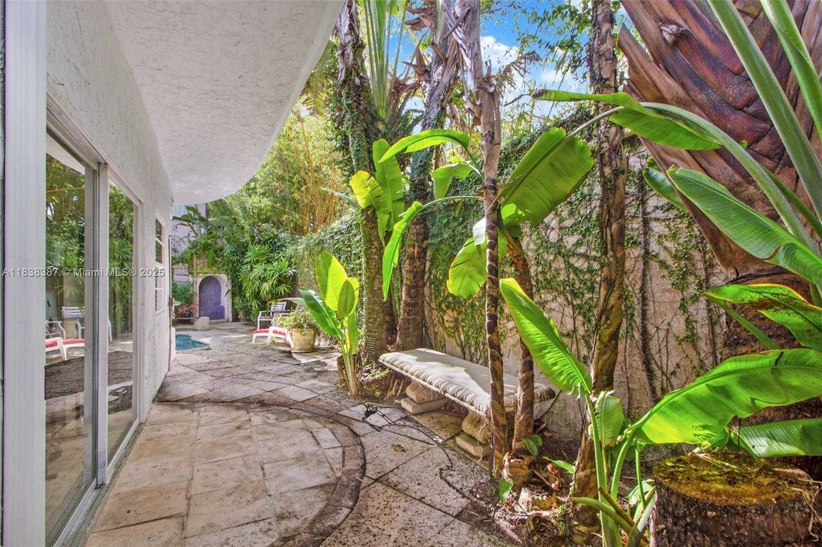 Small Image of 3200 MORRIS LANE, Miami Number 27