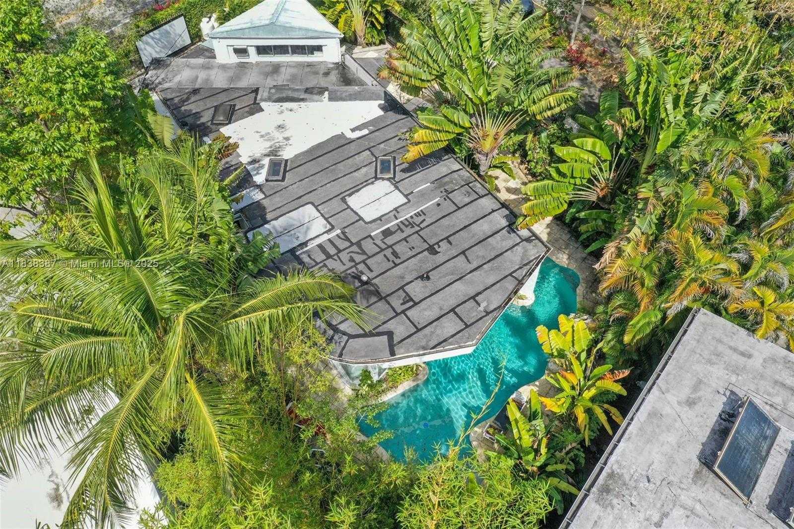 Small Image of 3200 MORRIS LANE, Miami Number 30