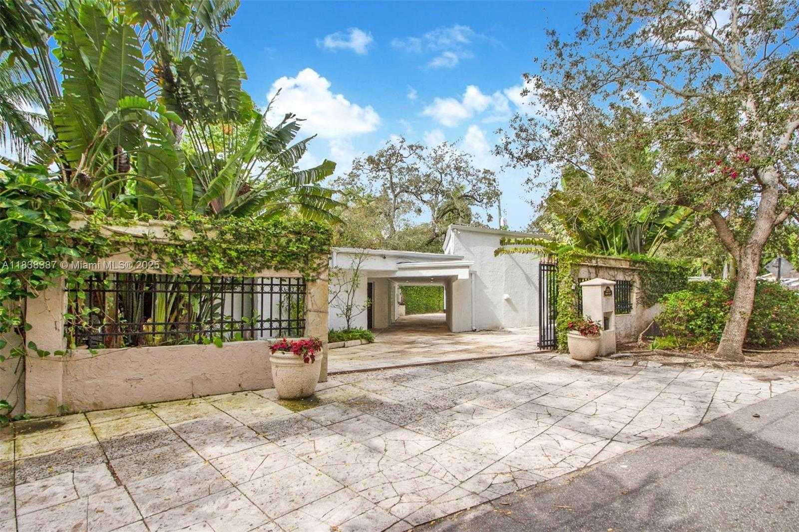 Small Image of 3200 MORRIS LANE, Miami Number 4