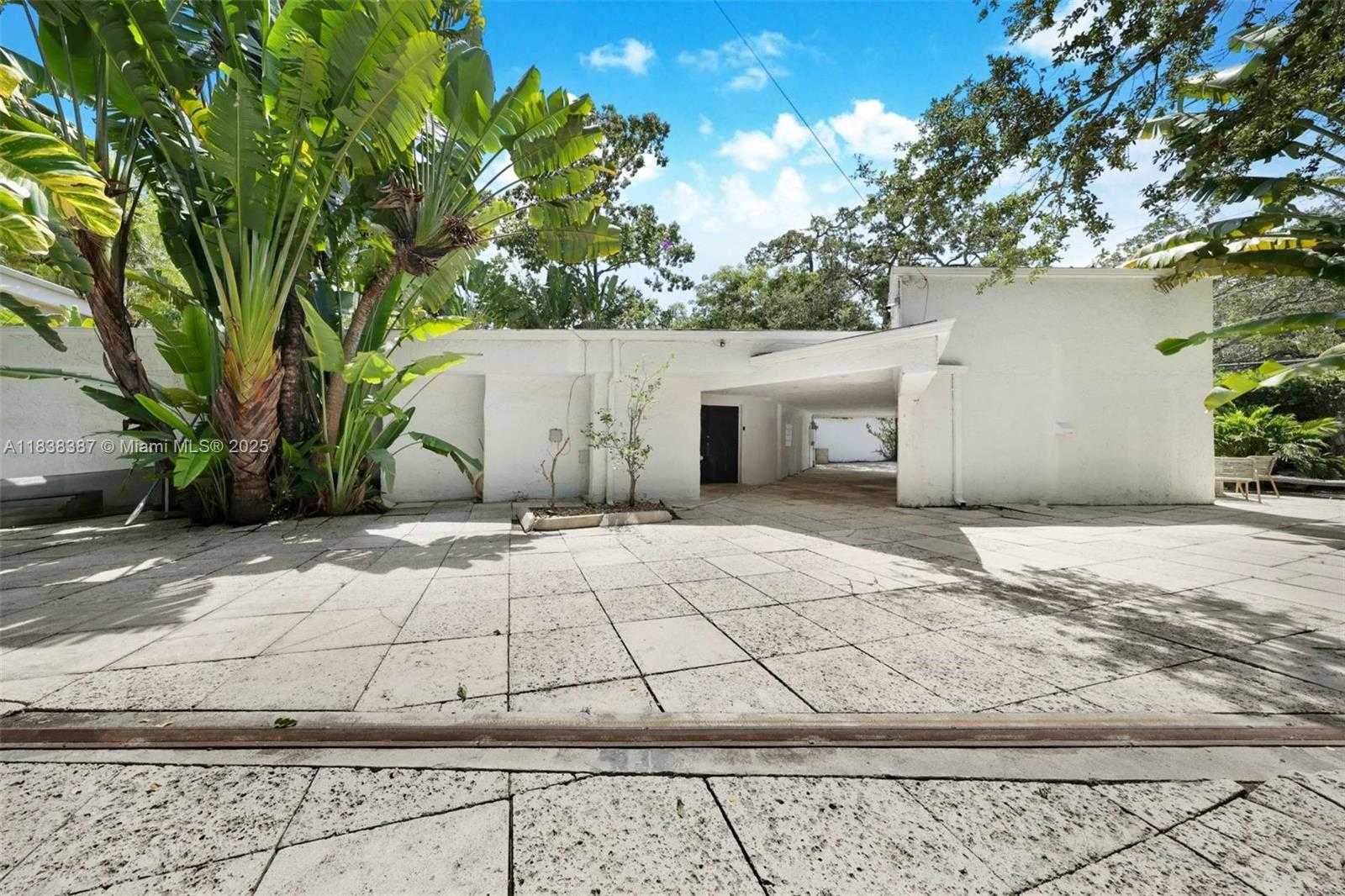 Small Image of 3200 MORRIS LANE, Miami Number 5