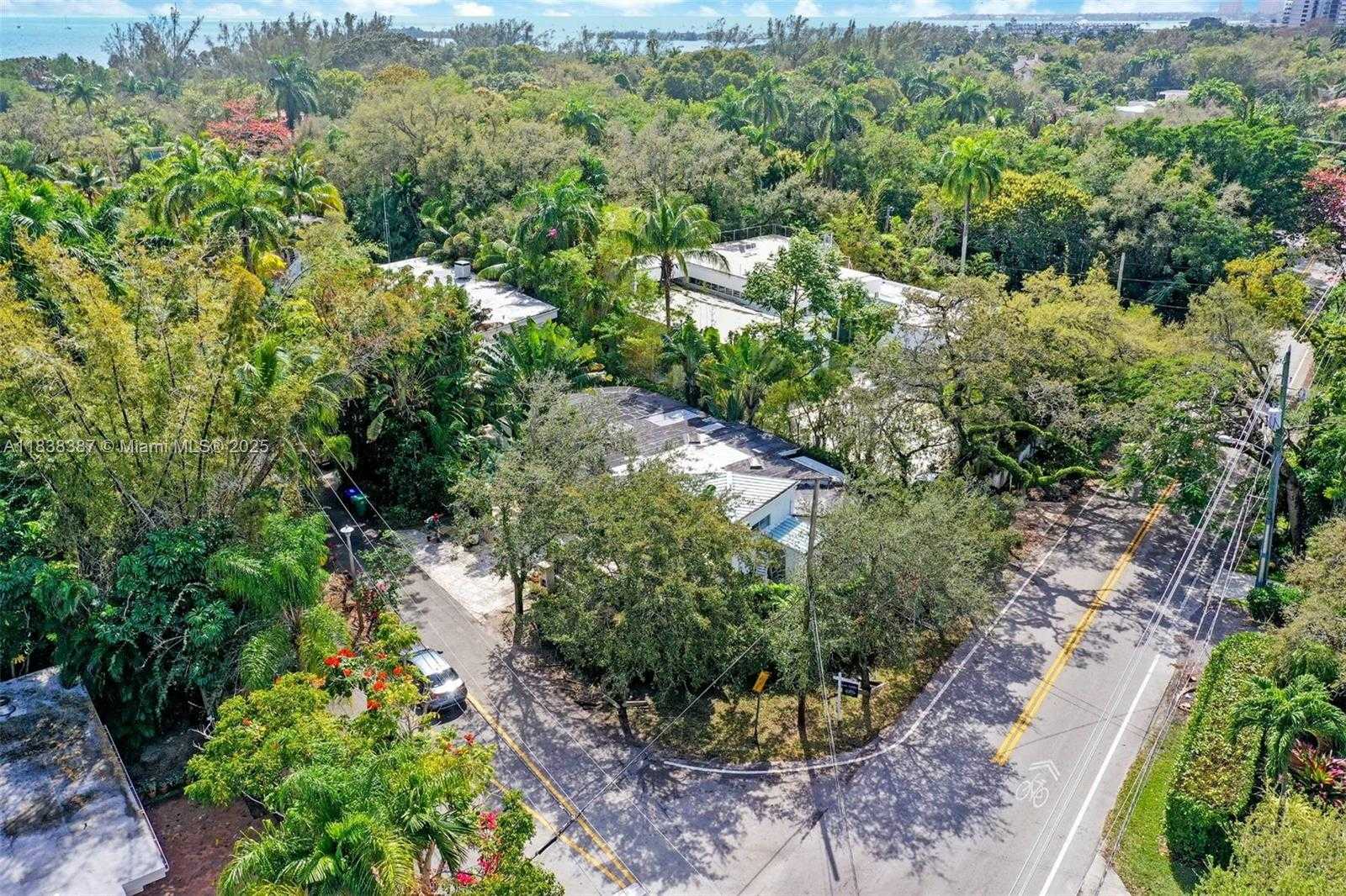 Small Image of 3200 MORRIS LANE, Miami Number 6
