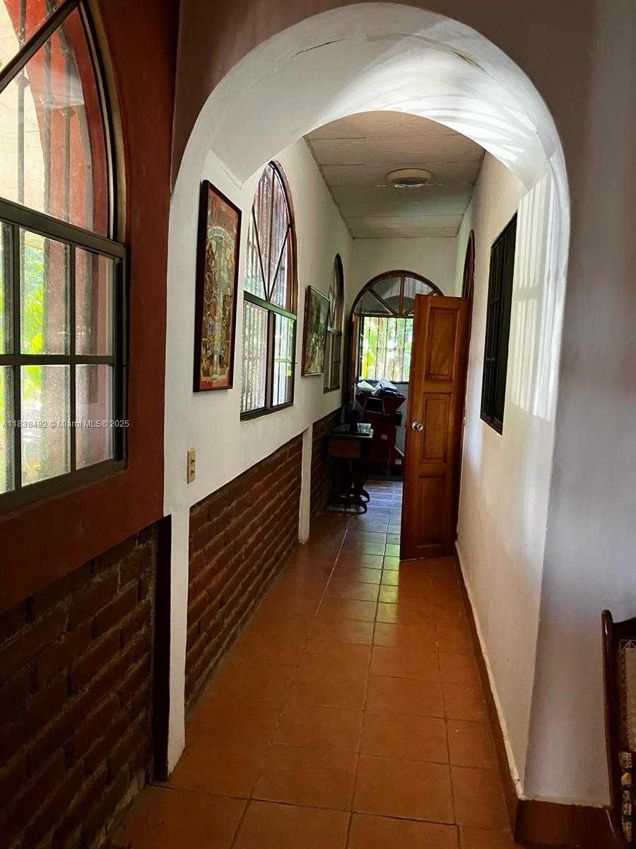 Small Image of 58 GRANADA-NANDAIME NICARAGUA CENTRAL AMERICA, Out of City Number 6
