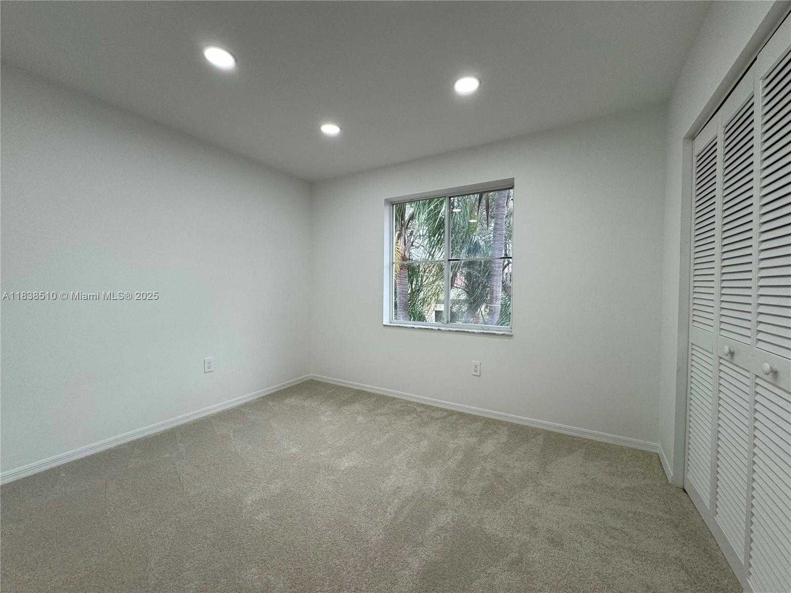 Small Image of 1470 SWEETBAY WAY, Hollywood Number 18