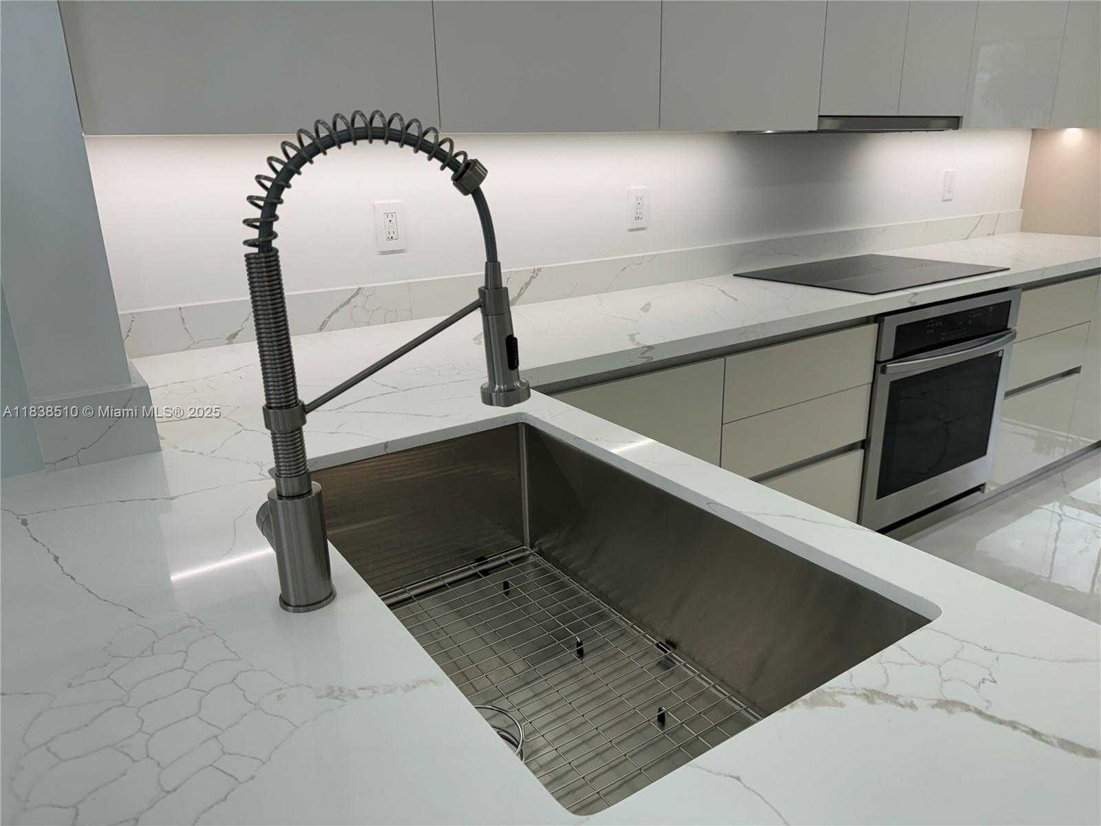 Small Image of 1470 SWEETBAY WAY, Hollywood Number 38