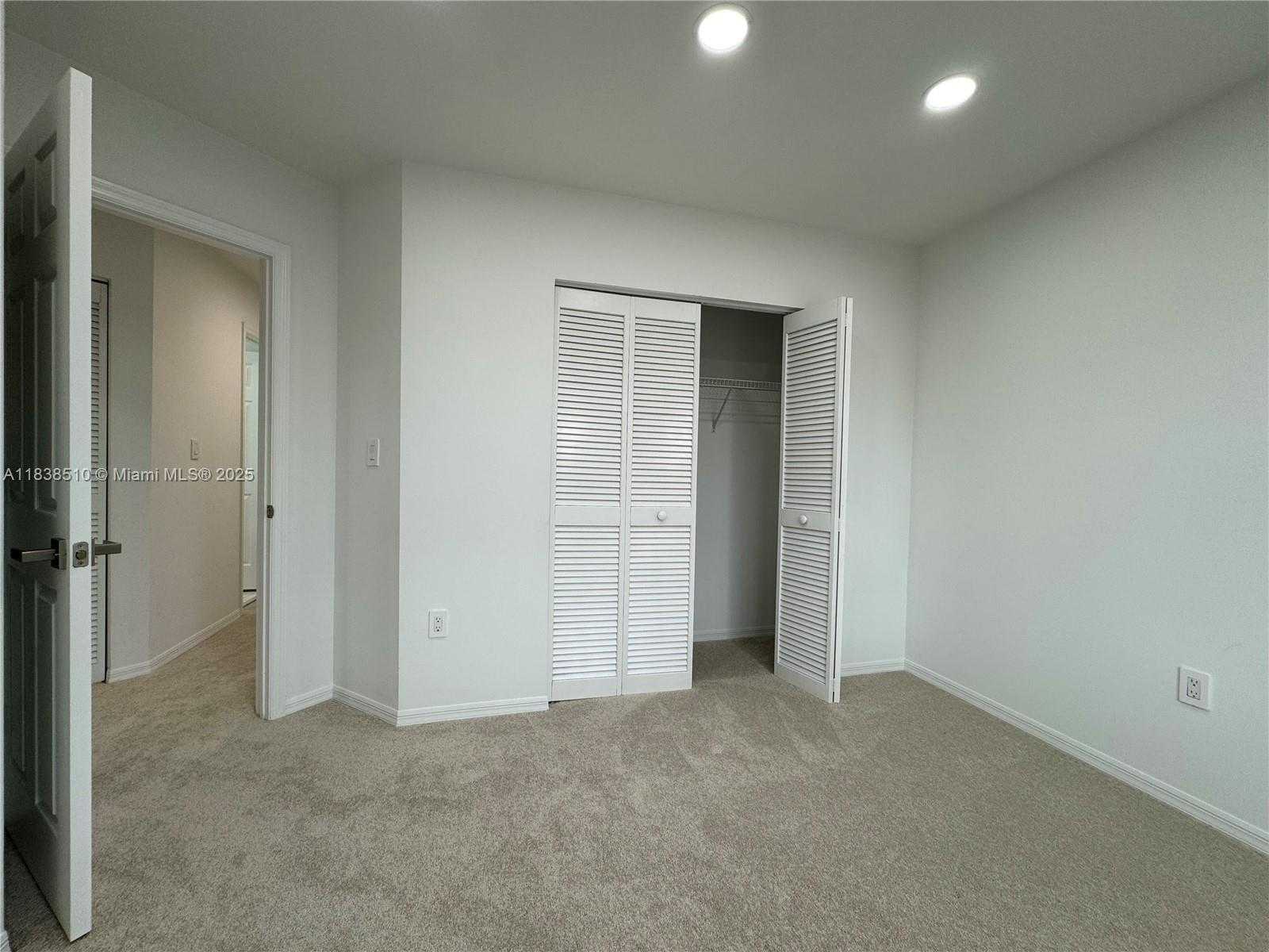 Small Image of 1470 SWEETBAY WAY, Hollywood Number 45