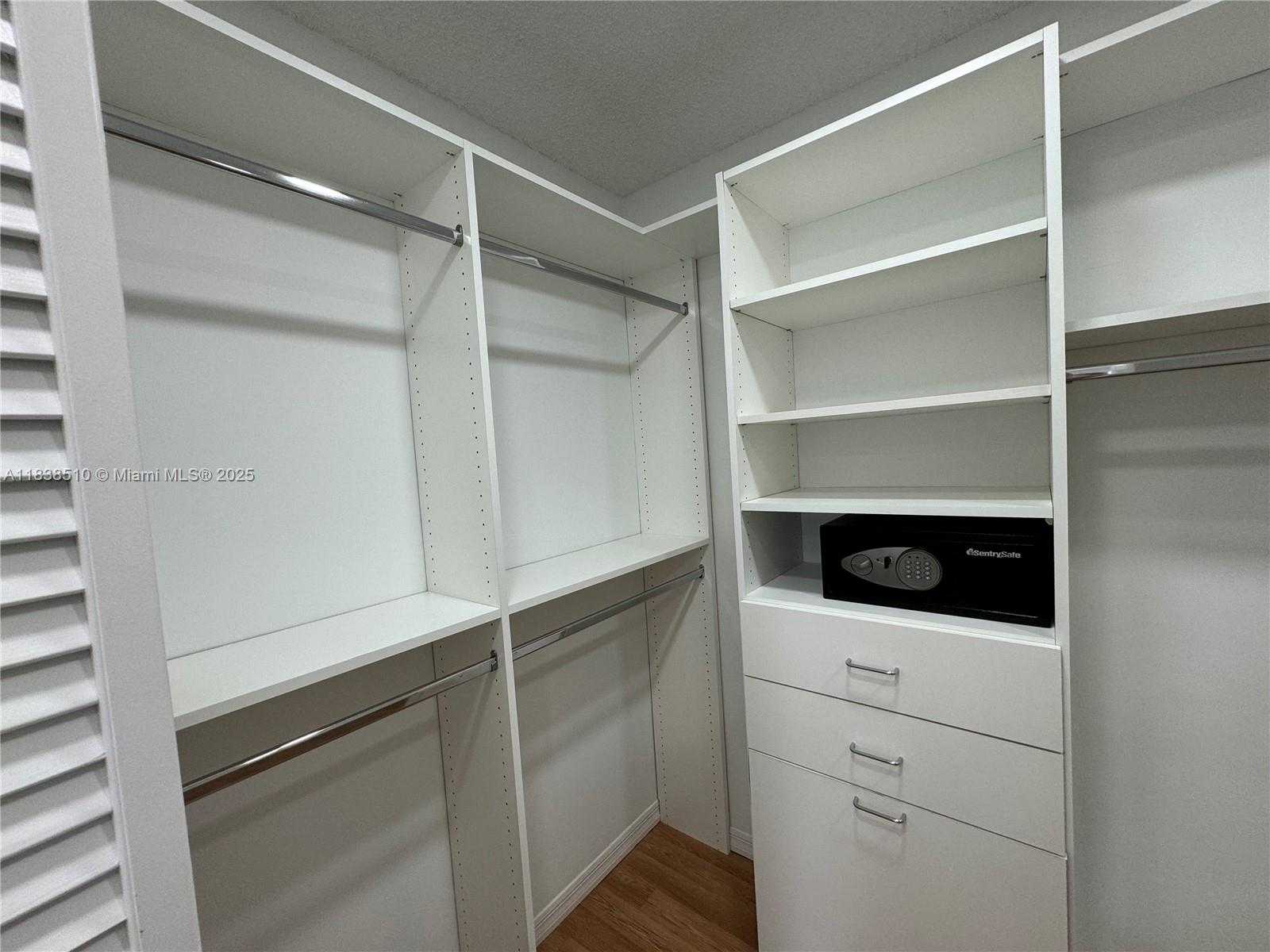 Small Image of 1470 SWEETBAY WAY, Hollywood Number 47