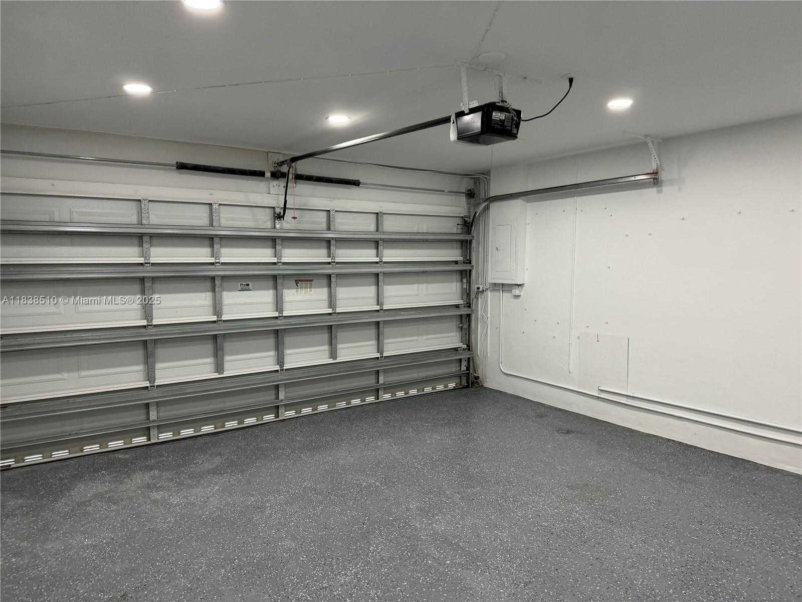 Small Image of 1470 SWEETBAY WAY, Hollywood Number 48