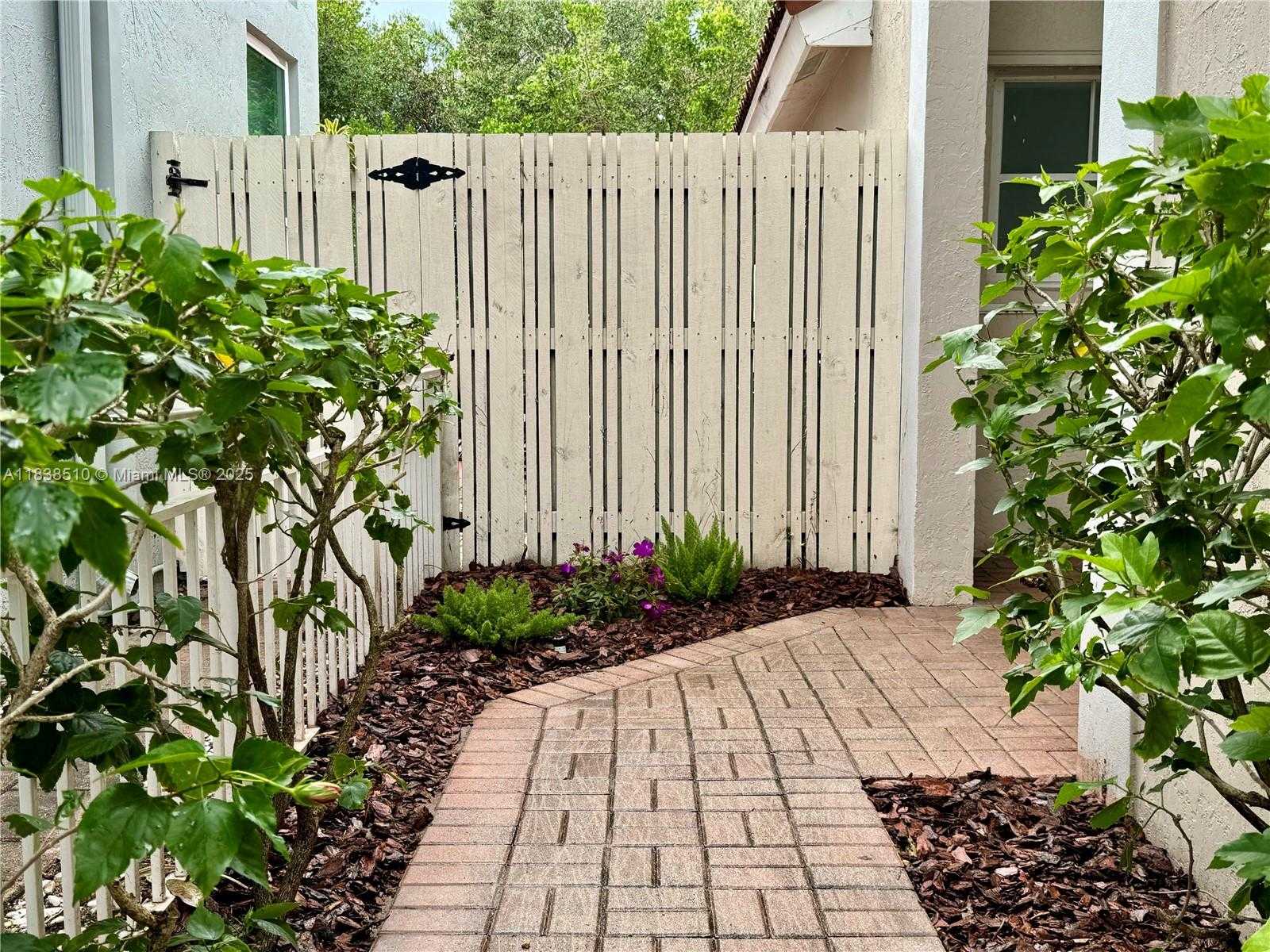 Small Image of 1470 SWEETBAY WAY, Hollywood Number 51