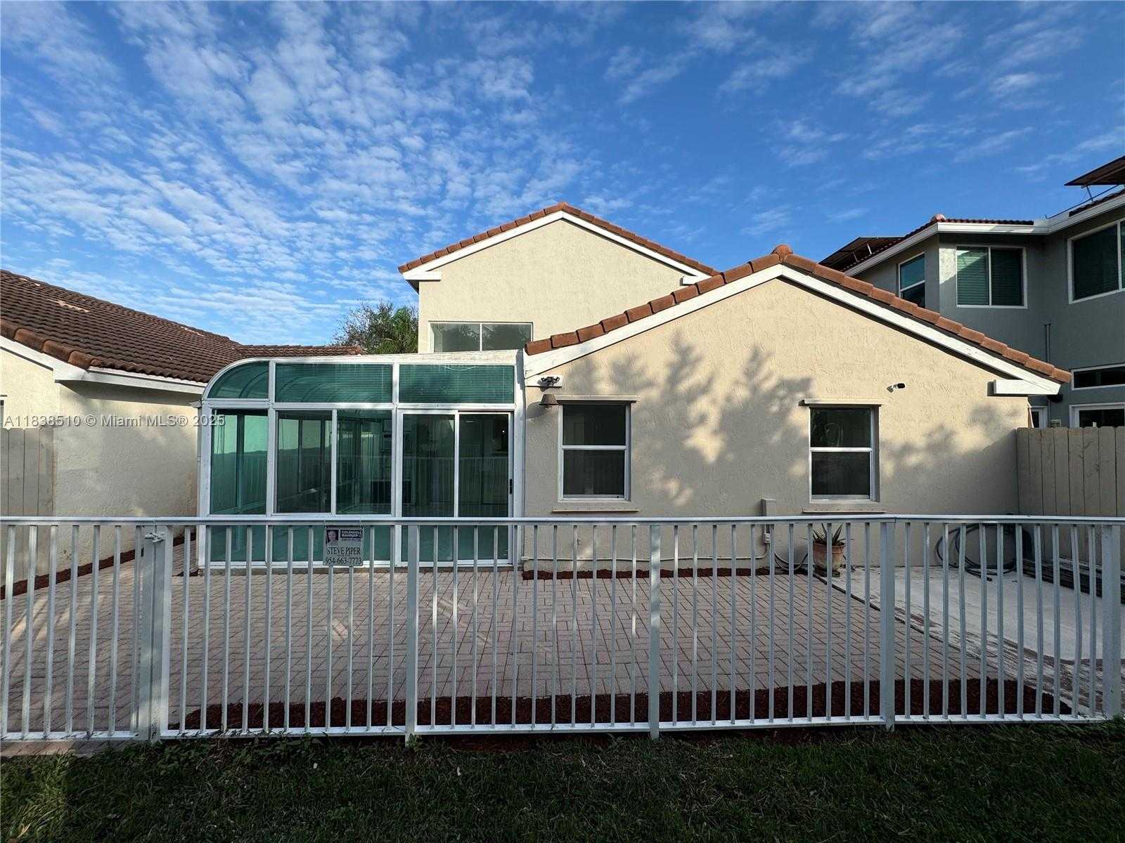 Small Image of 1470 SWEETBAY WAY, Hollywood Number 54