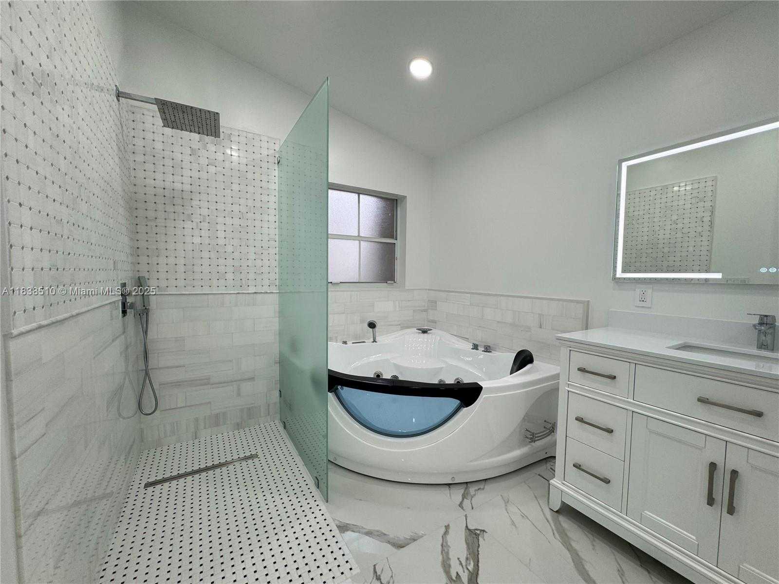 Small Image of 1470 SWEETBAY WAY, Hollywood Number 8